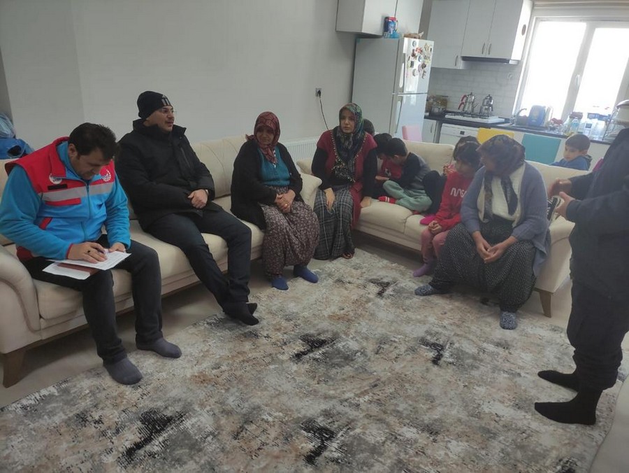 İlçemize Misafir Olan Deprem Mağduru Ailelerimiz Ziyaret Edildi