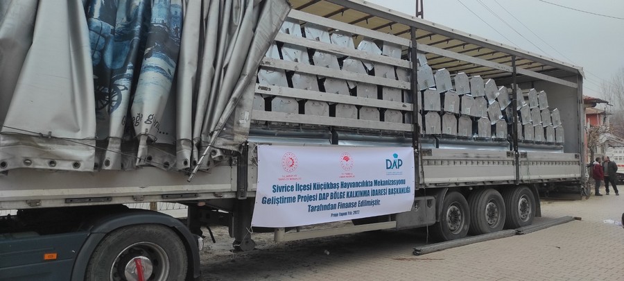 Küçükbaş Hayvanlar İçin Otomatik Yemlik ve Kırkım Makinesi Dağıtımı Yapıldı.